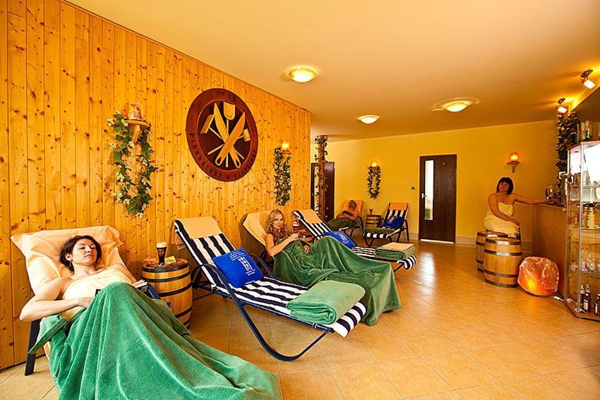 Hotel Anna Harrachov Buitenkant foto