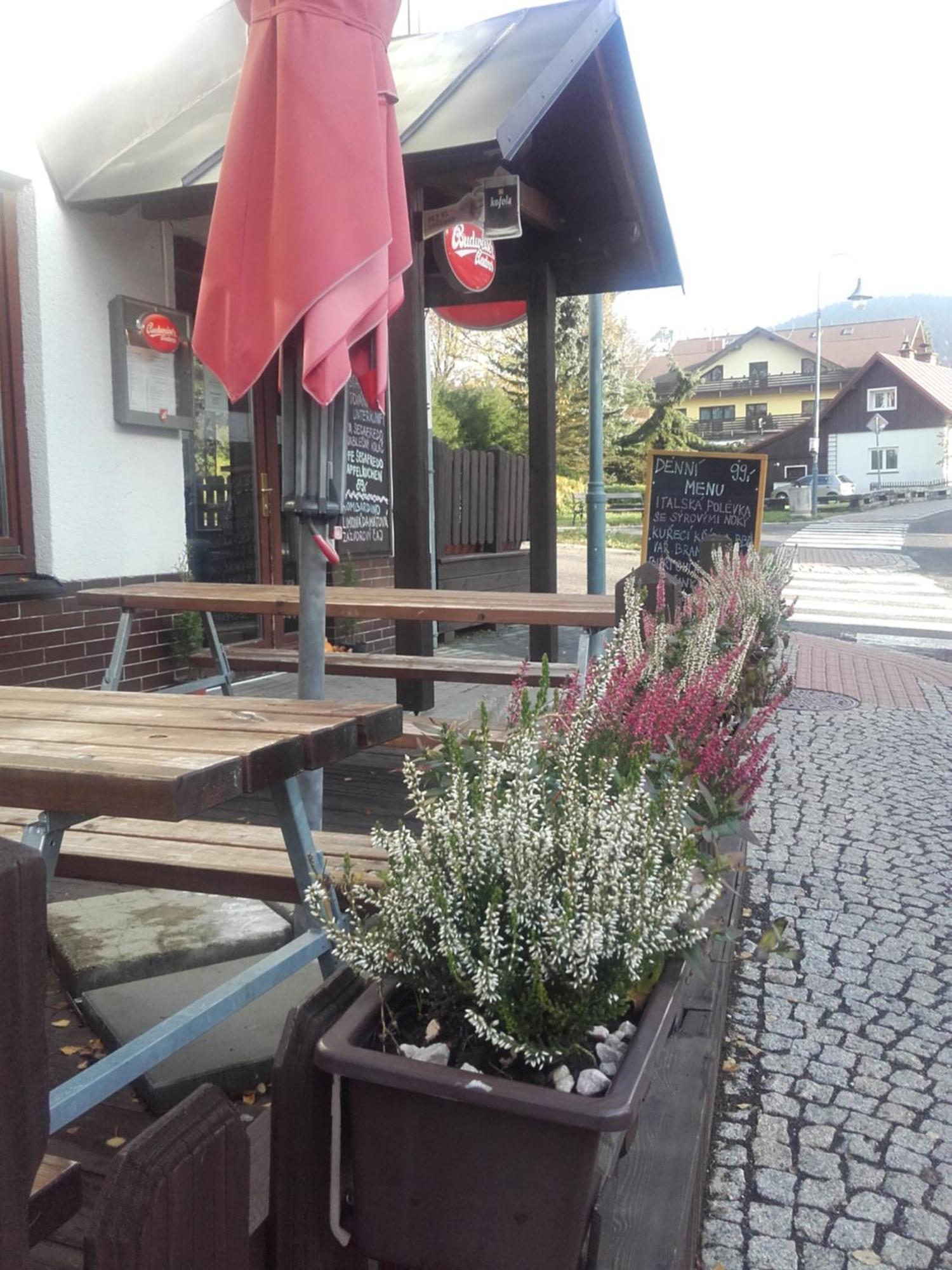 Hotel Anna Harrachov Buitenkant foto